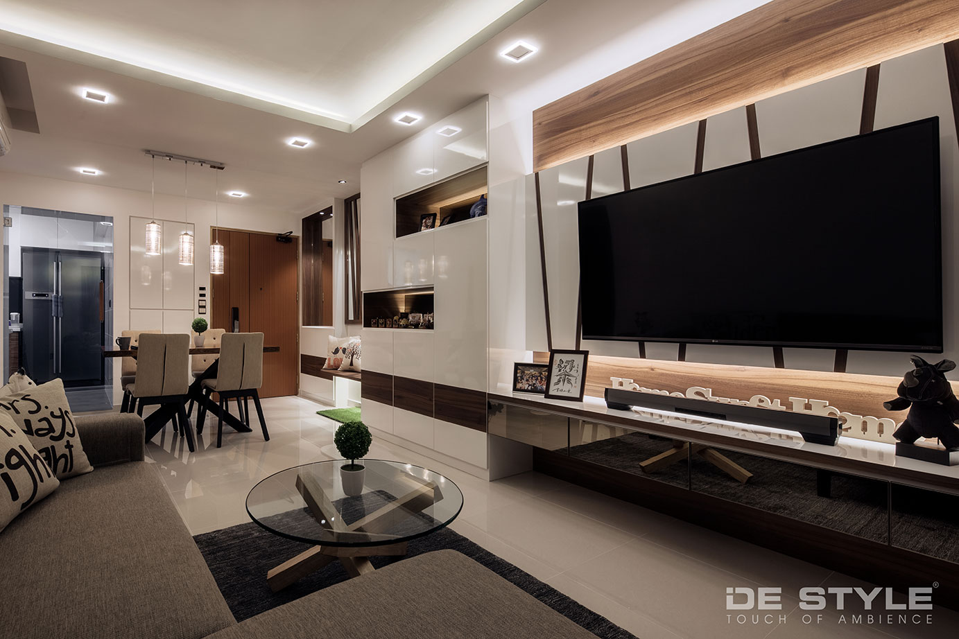 Teban Garden Road - 731sqft by De Style Interior Pte Ltd. Unit is HDB and follows a  style.